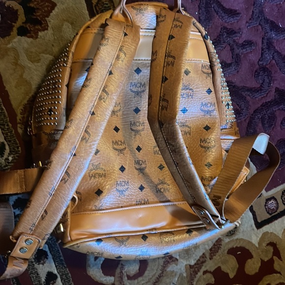 MCM BAG AUTHENTIC WITH STUDS - Picture 3 of 6
